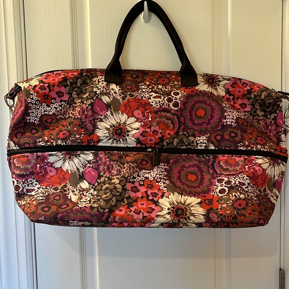 Vera Bradley Expandable Travel Tote Bag in Rosewood Pattern‎ - Picture 10 of 15